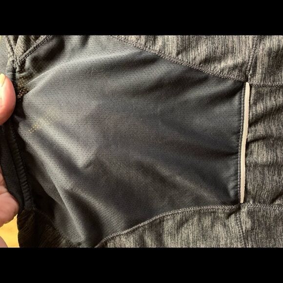 Workout yoga exercise jogging shirt with mesh inserts for cooling size medium - Picture 3 of 6